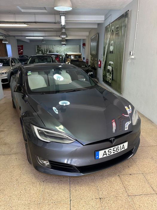 Tesla Model S Performance