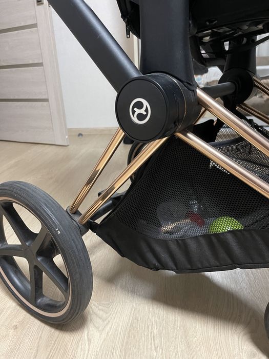 Коляска Cybex Priam 4.0 Deep black