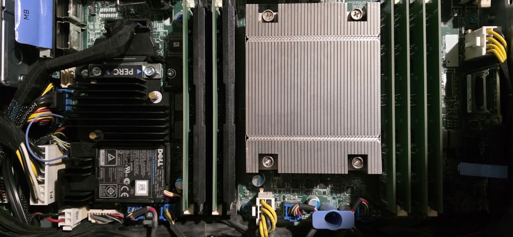 Dell PowerEdge R430 1U – Xeon E5-2630 v3 – 32GB ECC – H730 – 6x 300GB SAS – Rails