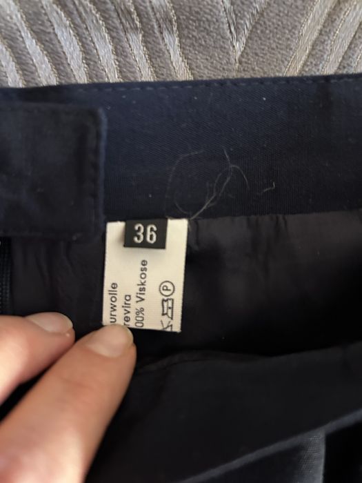 Стильна вовняна спідниця