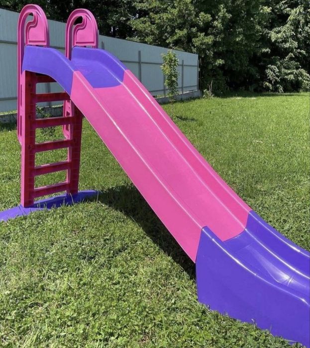 Гірка довжиною 243 см