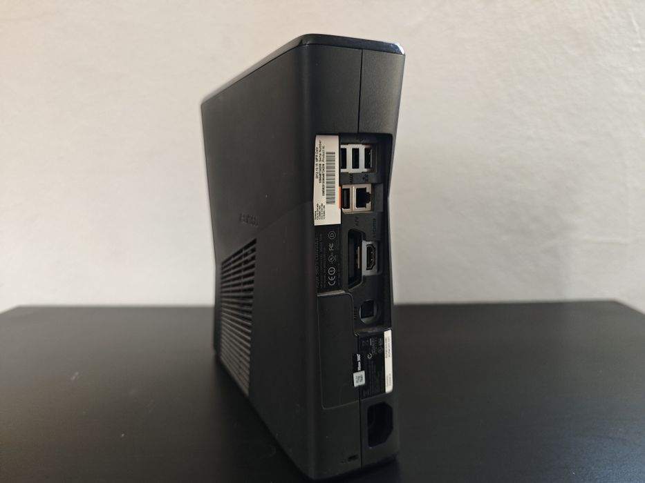 XBOX 360 (Com Caixa e Acessórios)