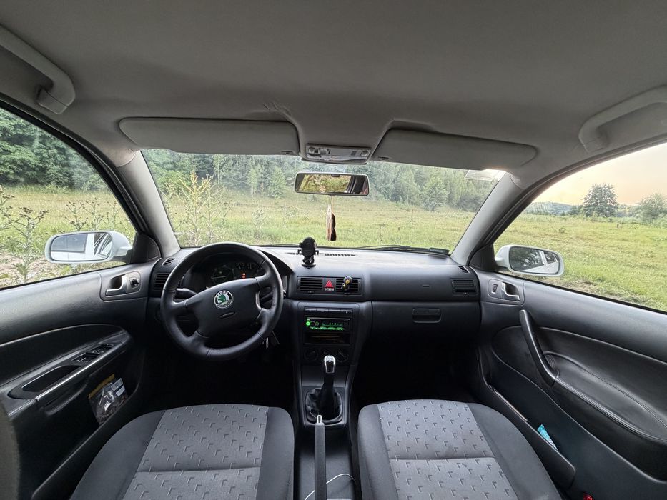 Skoda oktavia tour 1.9 tdi для військових