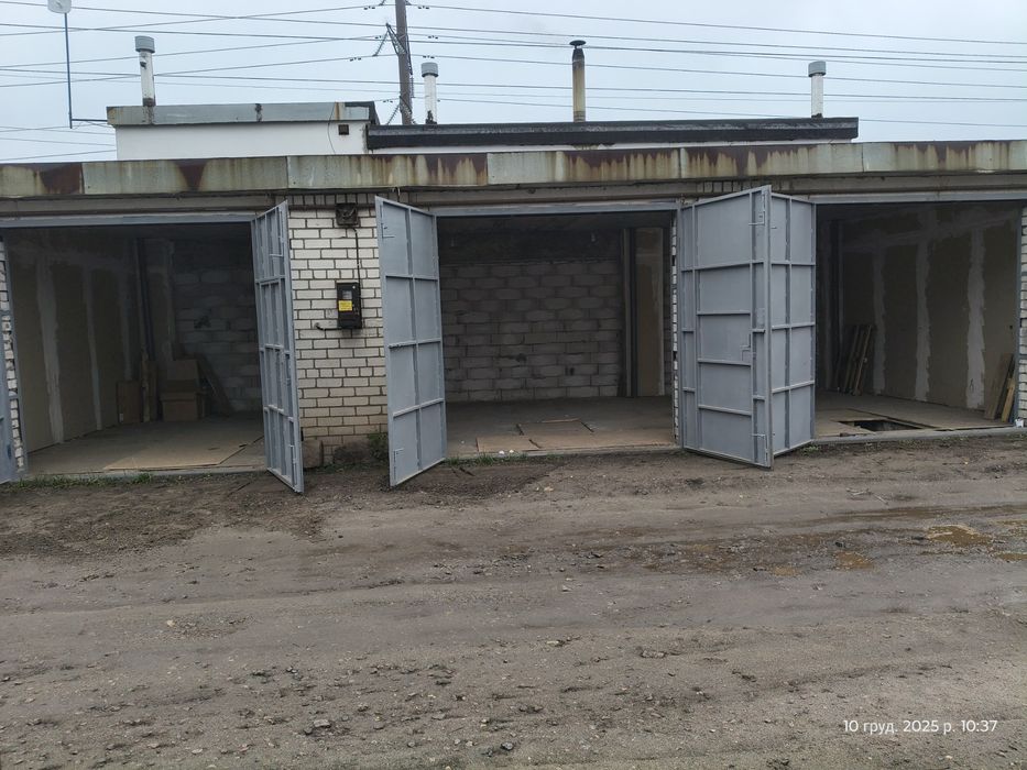 Пухівська Пуховская 2, 3 гаражі під СТО склад малярка виробництво