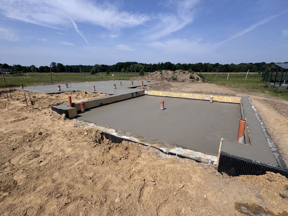Budowa domow , Fundamenty,Płyty fundamentowe,zagęszczanie pod płyty fundamentowe, niwelacja terenupod domy i garaże – solidne wykonanie