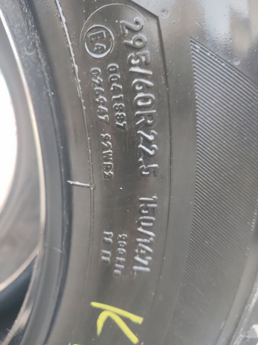 295/60R22,5 6mm CONTINENTAL шини бу.