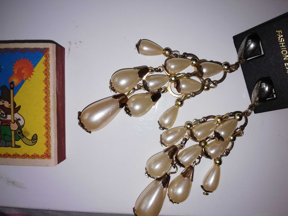 Серьги крупные, нарядные, бижутерия