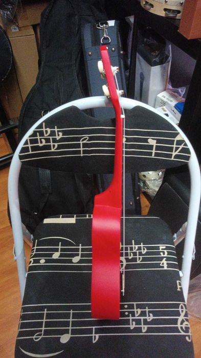 Ukulele Soprano Vermelho C/ Saco Incluído