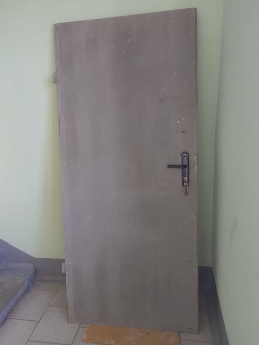 Двері вхідні металеві