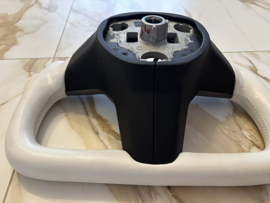 Tesla руль кермо plaid з підігрівом