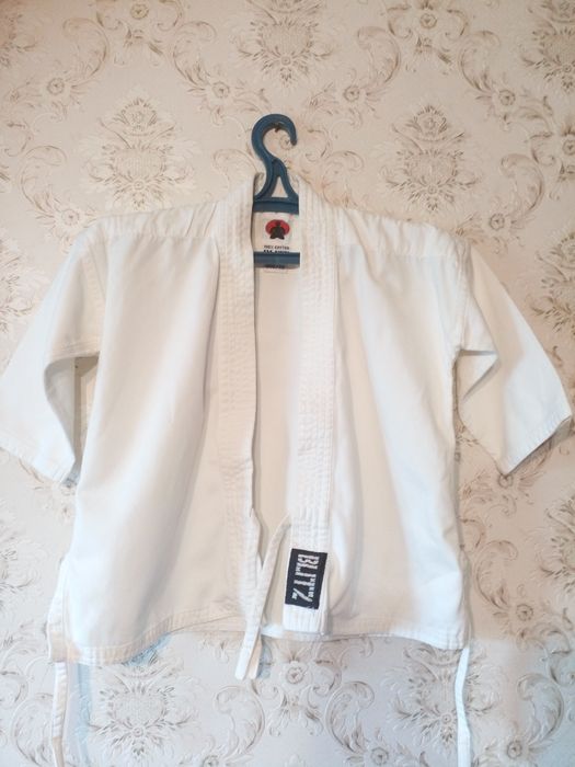 Куртка ,Кимоно! На4- 5 лет,Кимоно спортивное детское на-4- 5л