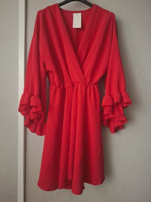 Sukienka mini krótka rozkloszowana czerwona falbany falbanki