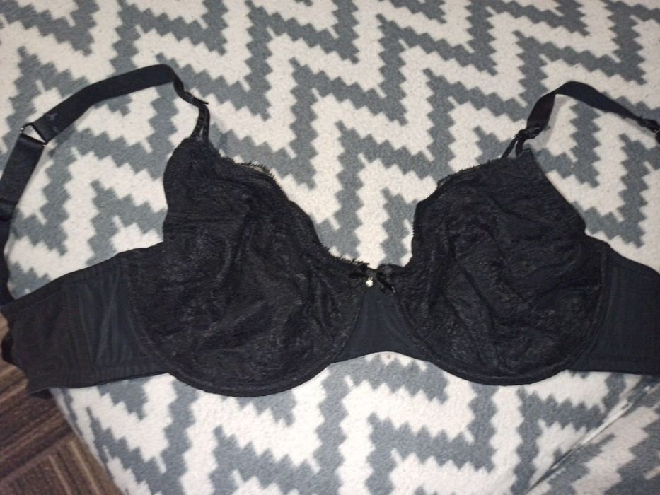 Жіночий бюстгальтер