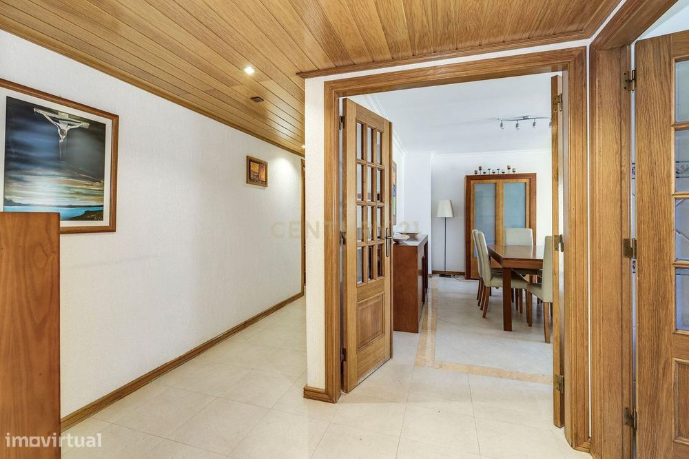 Apartamento T3 em Odivelas com garagem - Conforto e Localização Centra