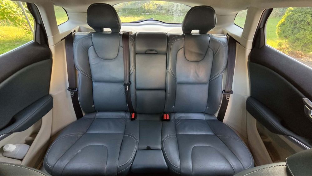 VOLVO V40 Summum