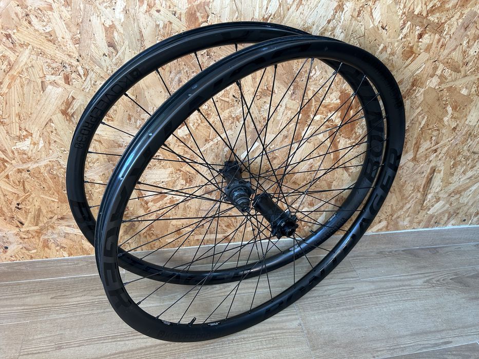 Rodas Carbono Bontrager Kovee Pro 30 TLR