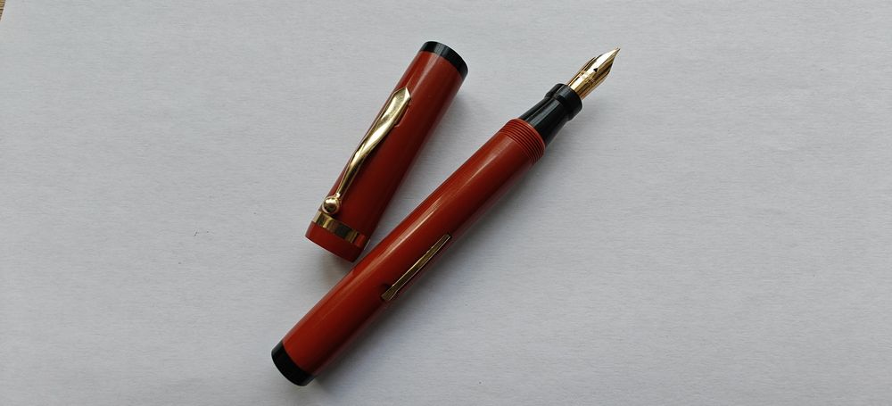 Pióro wieczne Aristocrat flex coral red