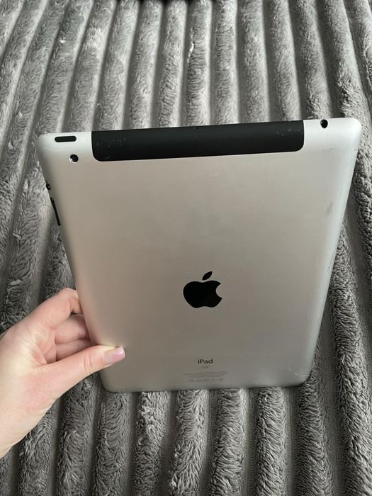 Продам iPad 2 заблокований