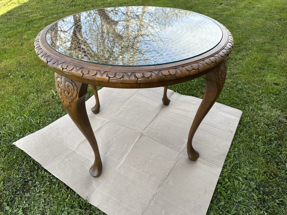 Деревяный винтажный столик, ротанг, резьба
