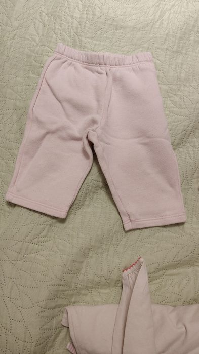 Spodenki, bluzeczki i czapeczki.