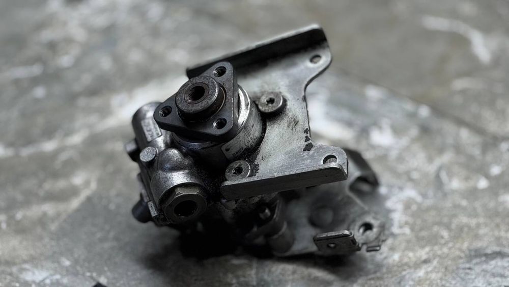 Гідро підсилювач руля БМВ Е39 М52 М54 Гур бмв е39 м52 м54 м52ту Шрот