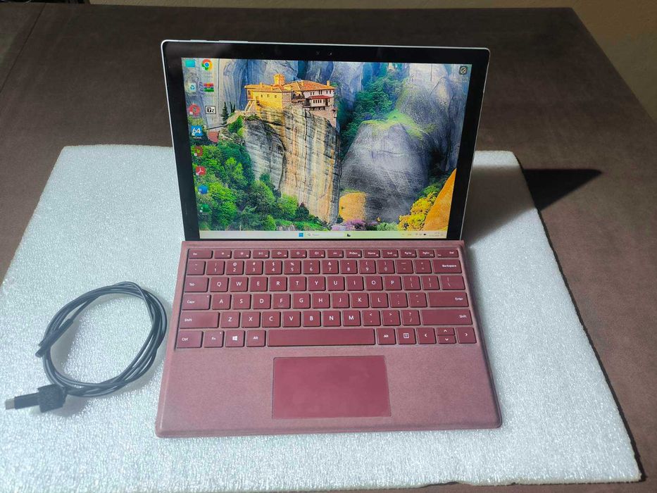 Планшет ноутбук Microsoft Surface Pro 4 12.3" i5-6300U, 8GB, SSD 256GB