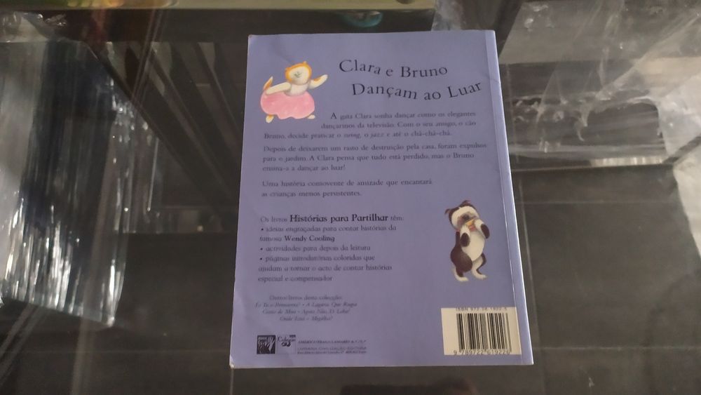 Livro Clara e Bruno dançam ao luar