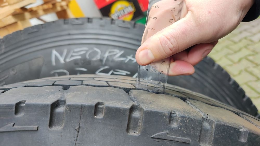 Koła wraz z oponami autobus Neoplan