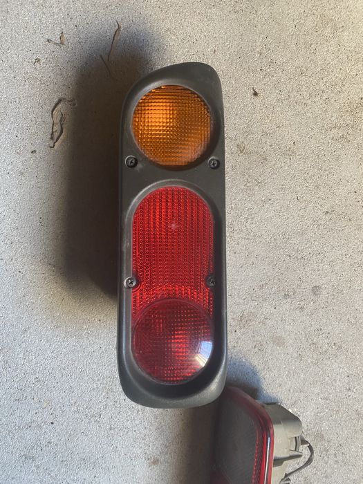 Farolin traseiros ( parachoque)) nissan terrano 2 / Ford Maverick