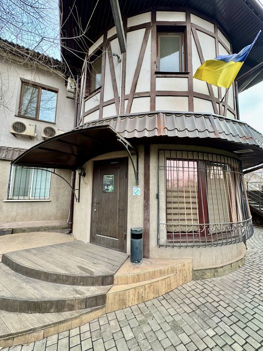 Продам приміщення салон краси, центр міста, 95 квартал, 78 м.кв