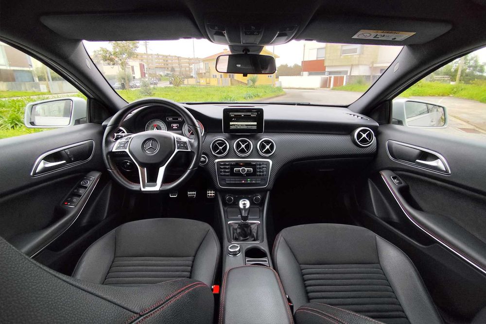 (RESERVADO) Mercedes A180d AMG