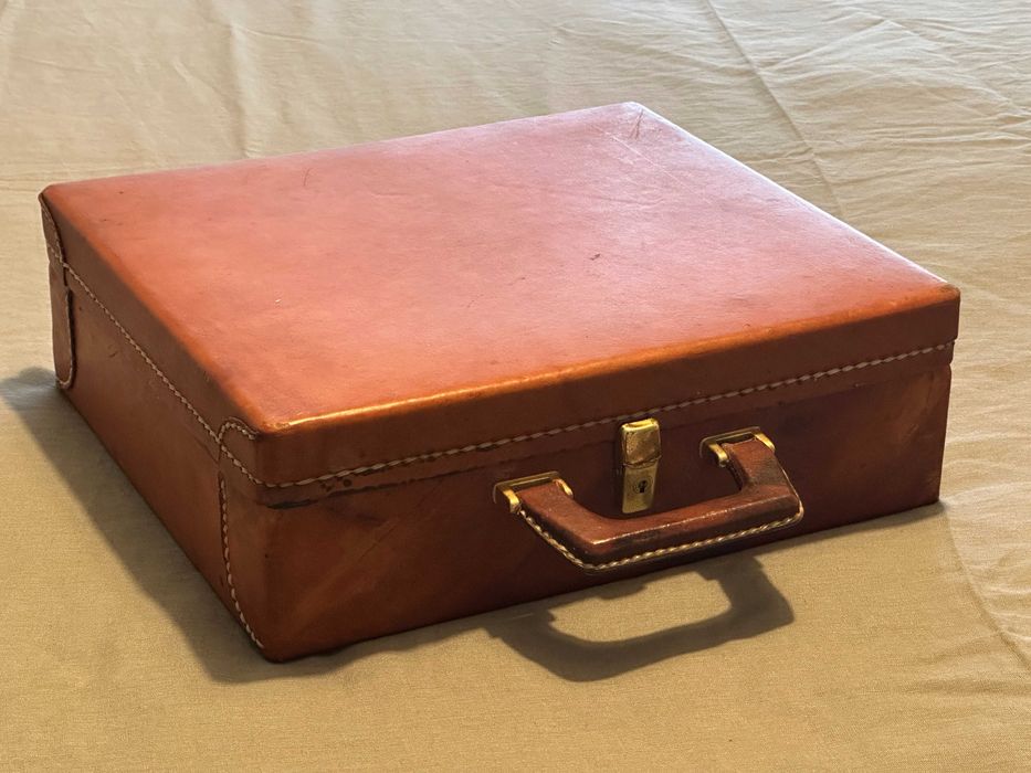 Mala/estojo rígido de faqueiro + bolsas para embrulhar talheres