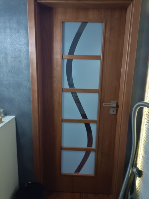 Drzwi wewnętrzne z szybą plus  klamka