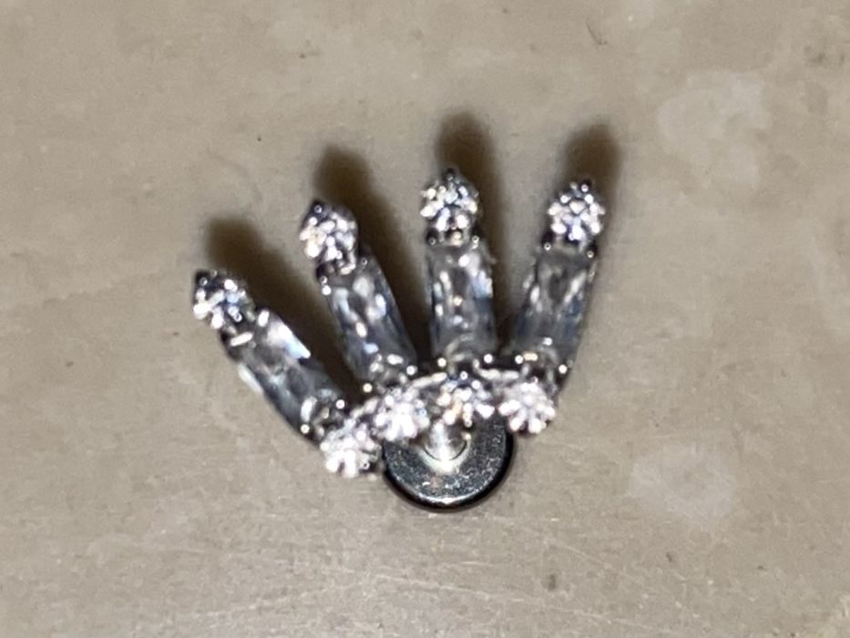 Labret 8 mm piękny kolczyk unisex piercing 16 G tytan