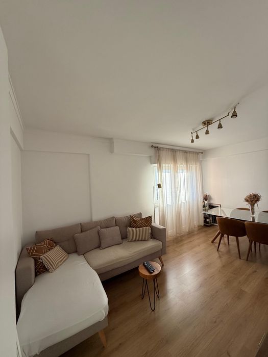 Sofá com Chaise Longue