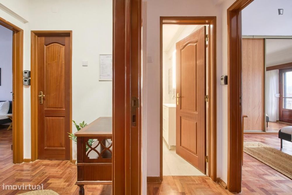 Quarto - localizado em Entrecampos Lisbon