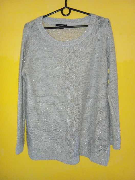 Lekki sweterek z cekinami 40/42