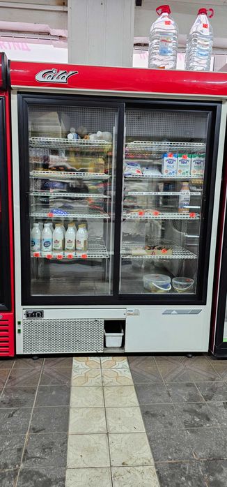 Холодильне обладнання та пристінні стелажі дешево