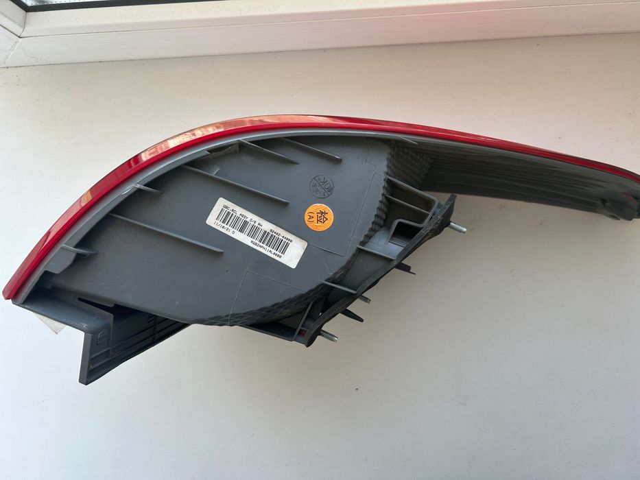 ОРИГИНАЛЬНАЯ Фара, стоп, задний правый KIA RIO 3 (2011 год)