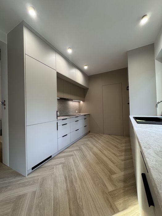 Meble na wymiar: kuchnie, meble łazienkowe, zabudowy i garderoby itd.