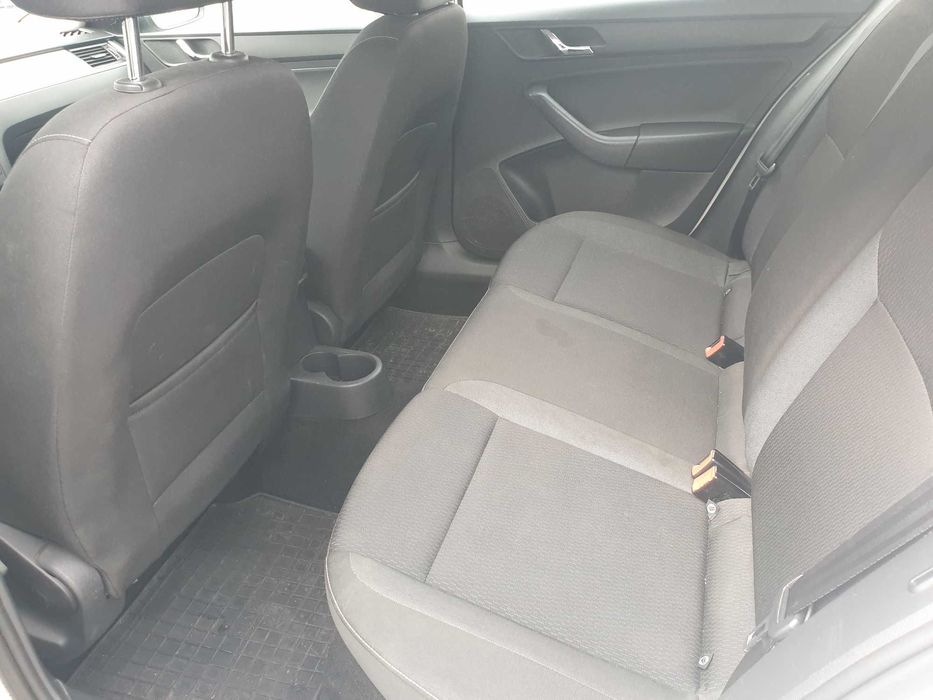 SKODA osobowy NH  Rapid