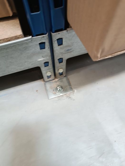 RegŁ magazynowy dom garaż kontener