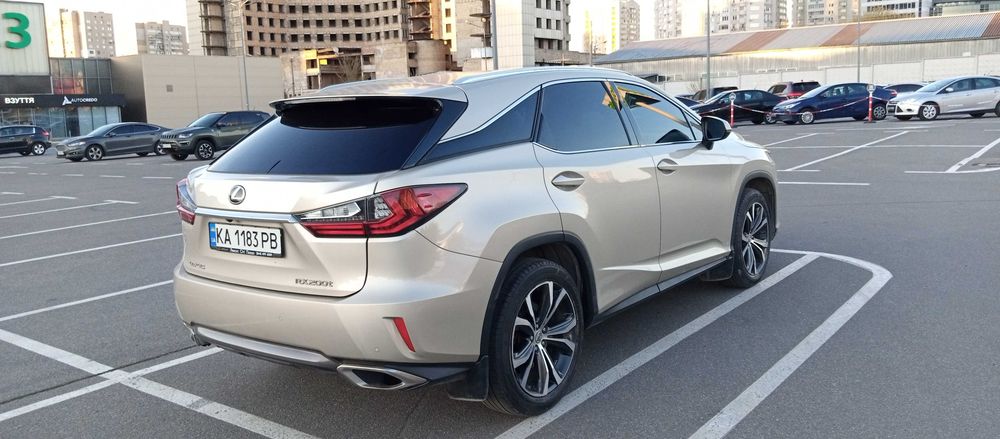 Офіційний Lexus RX 2016