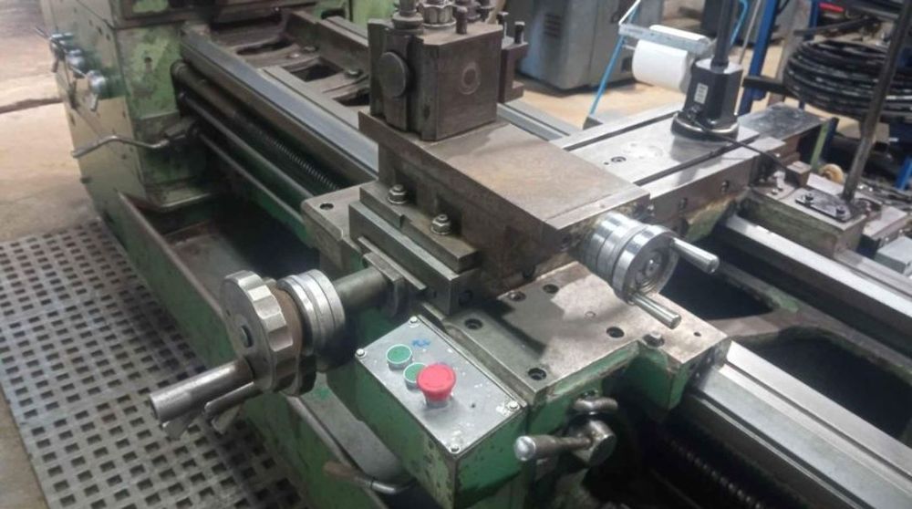 Torno mecânico 2 MT entre pontos