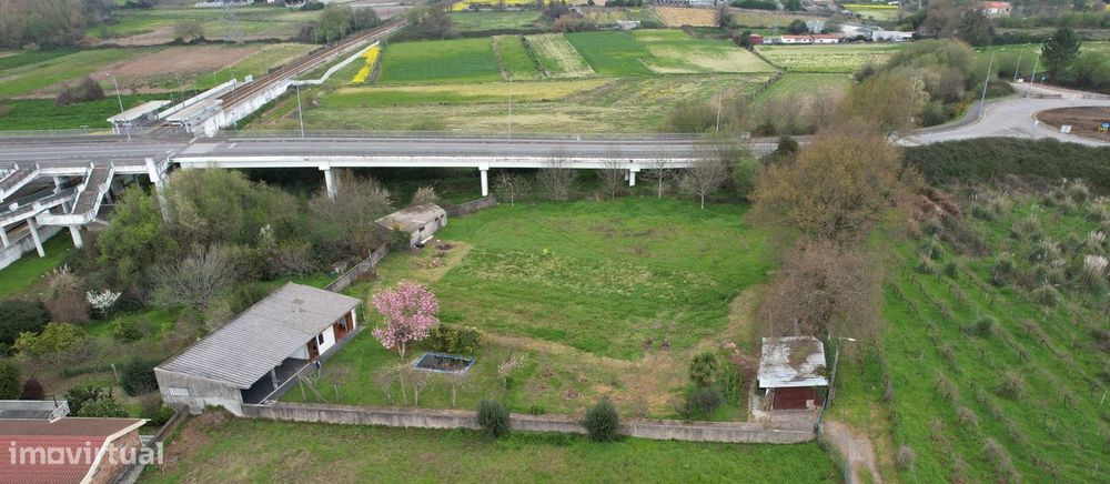 Venda de terreno na Rua  Portela de baixo (S.Pedro Fins - MAIA)