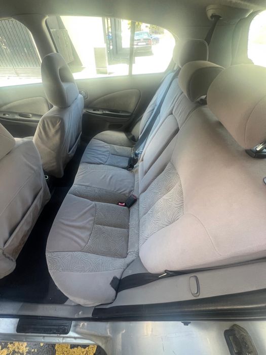 Nissan almera (gasolina)