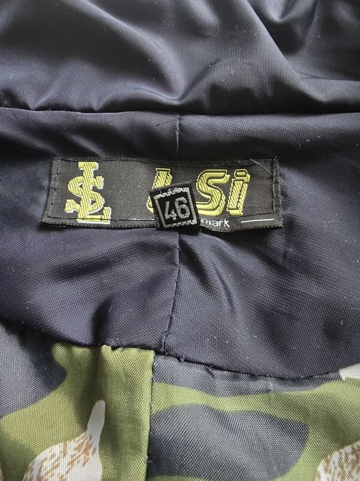 Куртка легка жіноча 46 розмір віддам безкоштовно