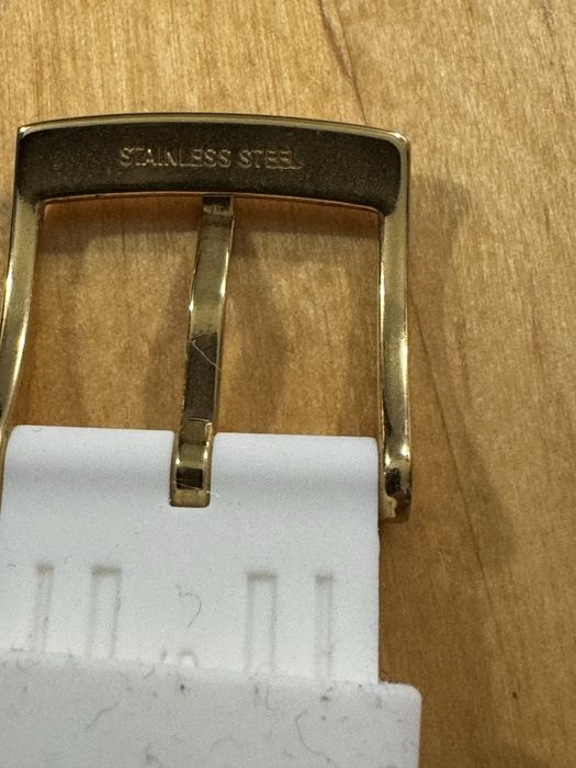 Relogio MK-7535 Everest dourado