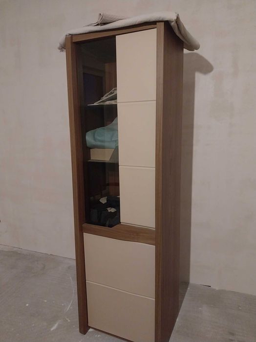 Regał, witryna do salonu