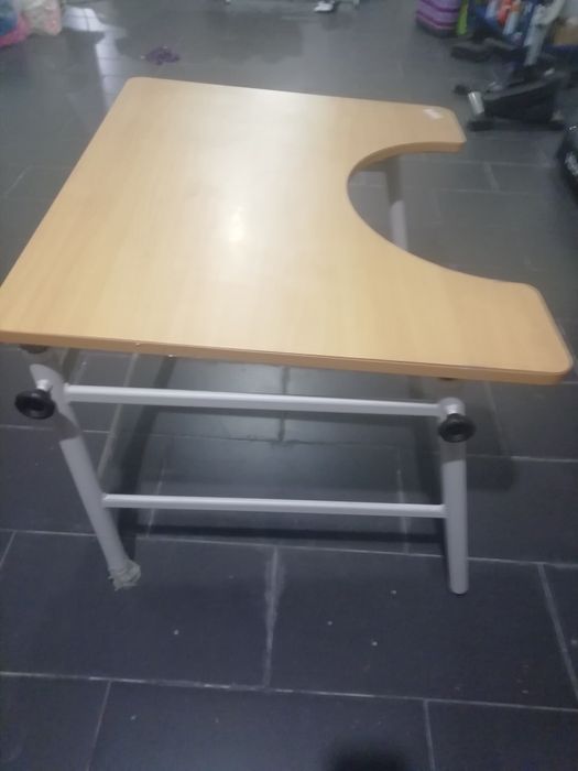 Mesa de fisioterapia ou terapia ocupacional